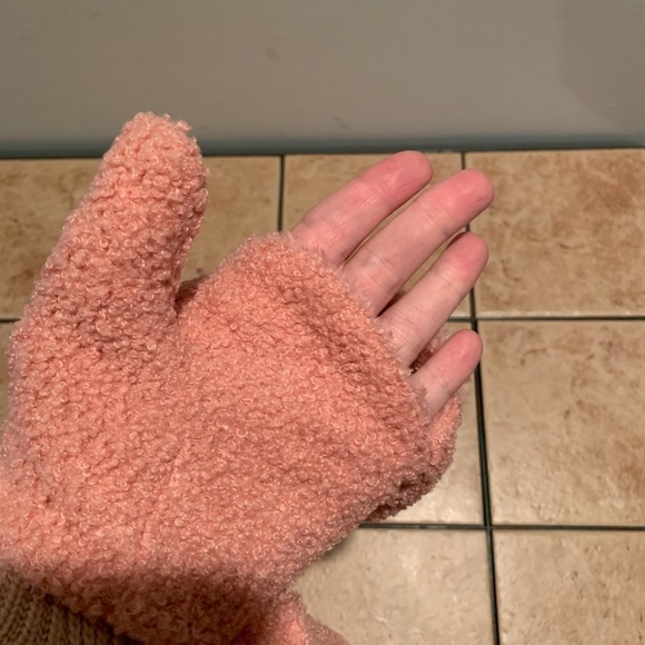 BP Fuzzy Fleece Headband and Mittens Set Blush NWT - Picture 5 of 5